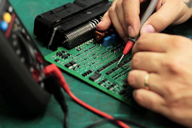 placa electrónica en reparación