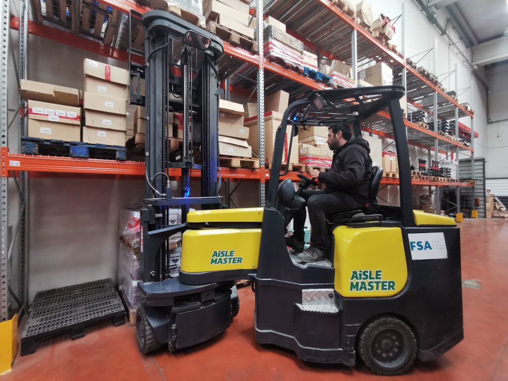 aisle master combilift, carretilla multidireccion