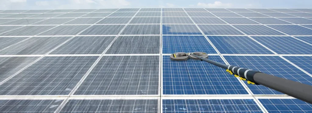 Limpieza de paneles solares Zaragoza sistema Kärcher iSolar 800 cepillos contrarrotativos